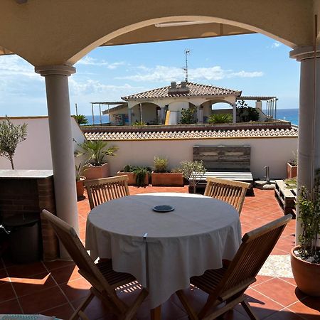 Cal Salmare Seafront Apartment With Rooftop Terrace And Pool Calafell Exterior foto