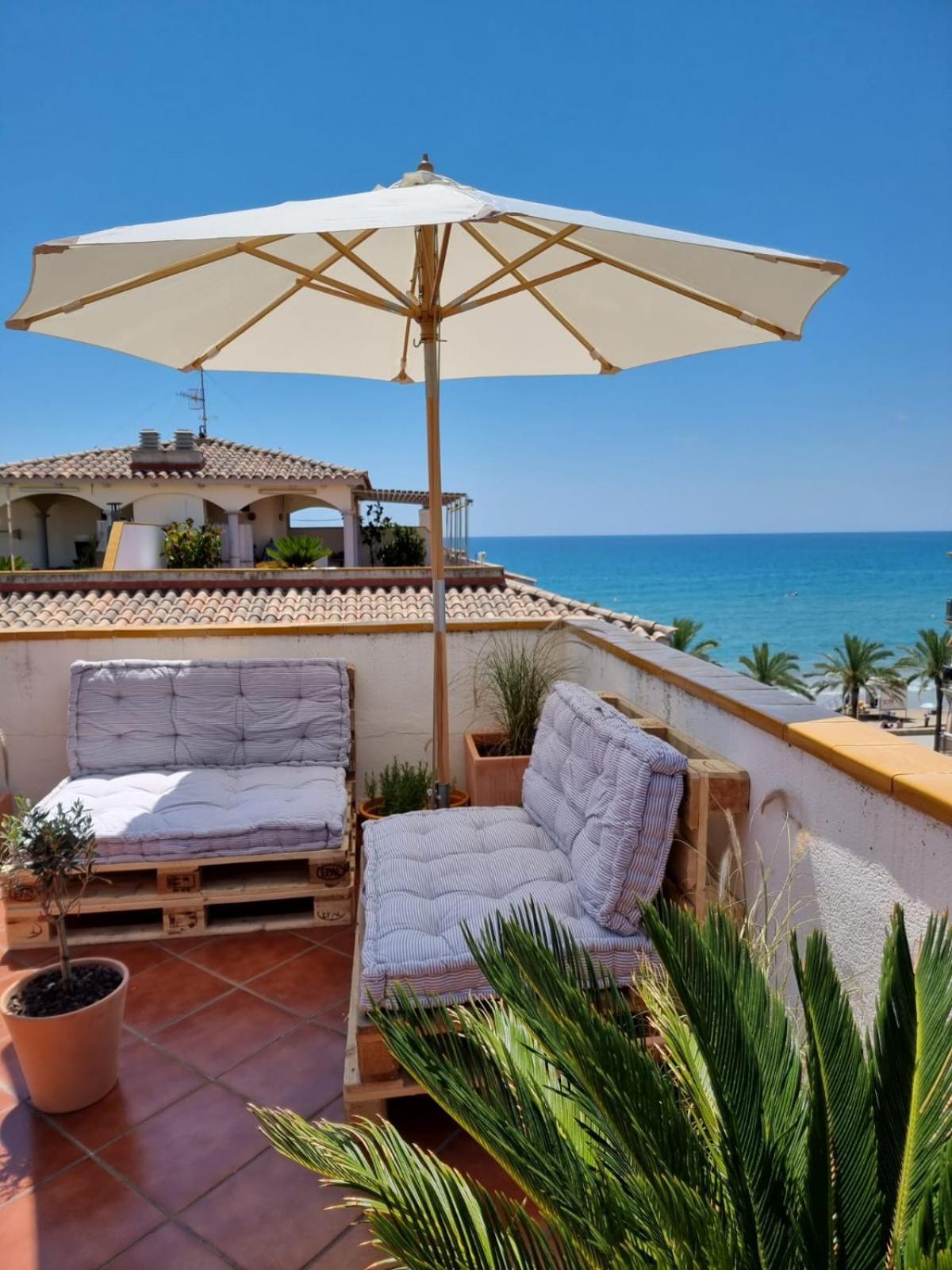 Cal Salmare Seafront Apartment With Rooftop Terrace And Pool Calafell Exterior foto